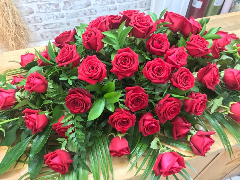 Red roses coffin spray – buy online or call 01934 842004